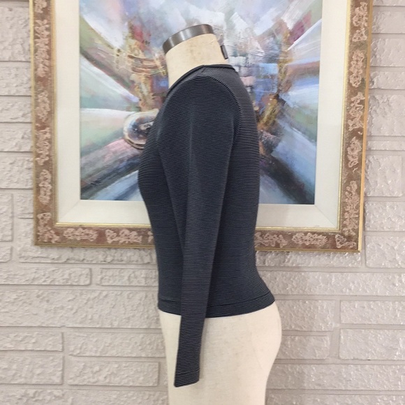 🌹Excursion Pin Striped Crew Neckline Stretch Top - Picture 4 of 9